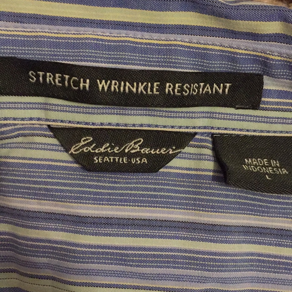 Eddie Bauer stretch wrinkle resistant button down - Picture 2 of 2